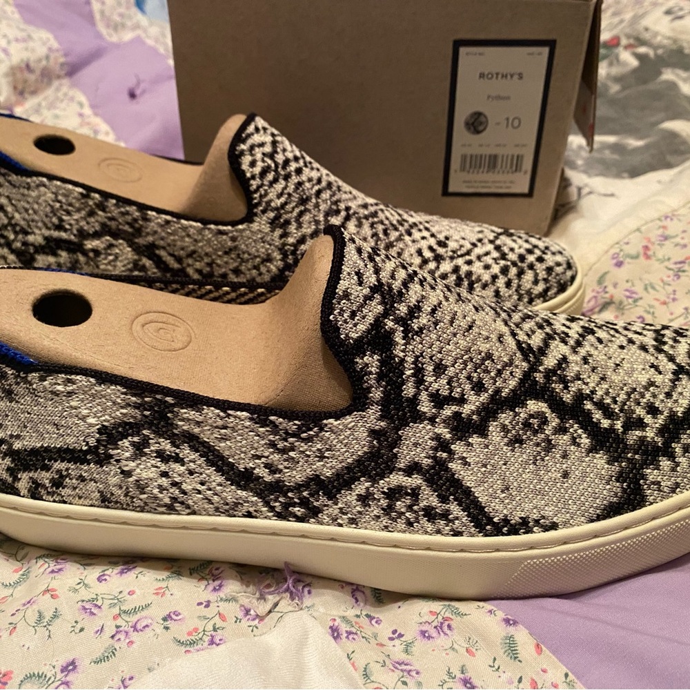 Rothy’s Python sneakers size 10 - Picture 2 of 4
